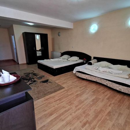 International Recola Motel Băneşti Eksteriør billede