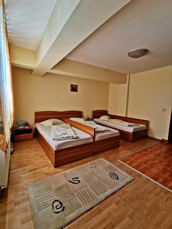 International Recola Motel Băneşti Eksteriør billede