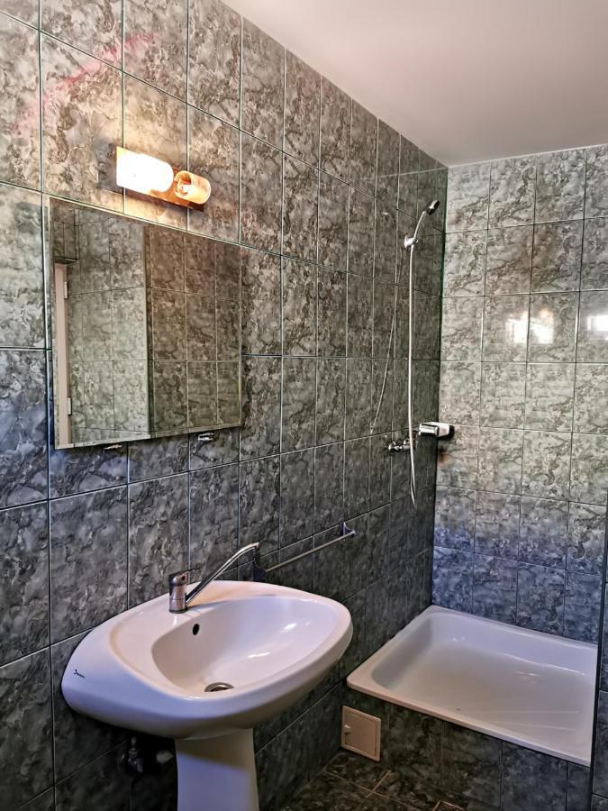 International Recola Motel Băneşti Eksteriør billede