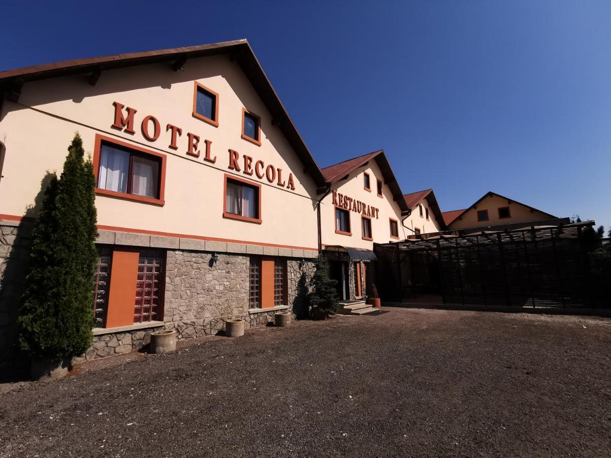 International Recola Motel Băneşti Eksteriør billede